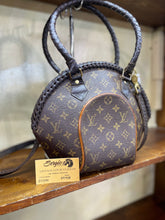 Load image into Gallery viewer, The Ellipse Vintage LV