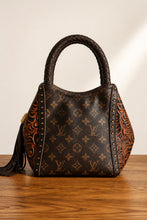 Load image into Gallery viewer, Daphne with LV
