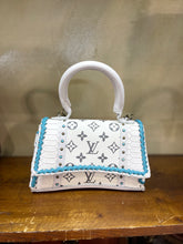 Load image into Gallery viewer, Valencia