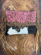 Load image into Gallery viewer, Classic Victoria Crossbody