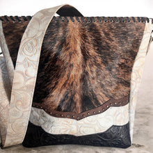 Load image into Gallery viewer, Antonia Medium Handbag