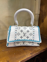 Load image into Gallery viewer, Valencia