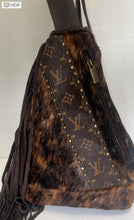 Load image into Gallery viewer, AMORE Sling Bag