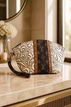 Load image into Gallery viewer, Jet Set Medium Leather Travel Kit / Cosmetic bag with designer striped