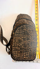 Load image into Gallery viewer, World traveler