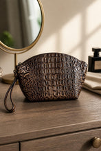 Load image into Gallery viewer, Jet Set Medium Leather Travel Kit / Cosmetic bag