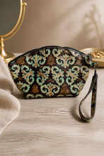 Load image into Gallery viewer, Jet Set Medium Leather Travel Kit / Cosmetic bag