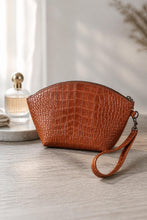 Load image into Gallery viewer, Jet Set Medium Leather Travel Kit / Cosmetic bag