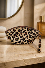 Load image into Gallery viewer, Jet Set Medium Leather Travel Kit / Cosmetic bag