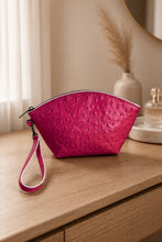 Load image into Gallery viewer, Jet Set Medium Leather Travel Kit / Cosmetic bag