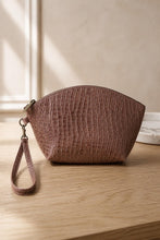 Load image into Gallery viewer, Jet Set Medium Leather Travel Kit / Cosmetic bag