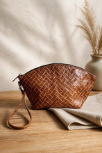 Load image into Gallery viewer, Jet Set Medium Leather Travel Kit / Cosmetic bag
