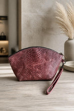 Load image into Gallery viewer, Jet Set Medium Leather Travel Kit / Cosmetic bag