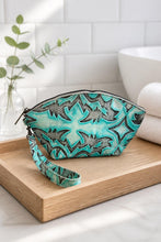 Load image into Gallery viewer, Jet Set Medium Leather Travel Kit / Cosmetic bag