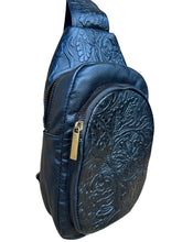 Load image into Gallery viewer, World traveler