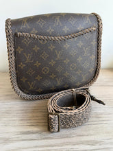 Load image into Gallery viewer, Vintage Saint Cloud large in Crazy Horse leather