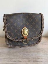 Load image into Gallery viewer, Vintage Saint Cloud large in Crazy Horse leather
