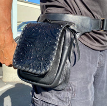 Load image into Gallery viewer, Cookie’s pax hip-hugger bag