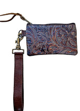 Load image into Gallery viewer, Coin and credit card cases in learher