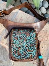 Load image into Gallery viewer, Cookie’s pax hip-hugger bag