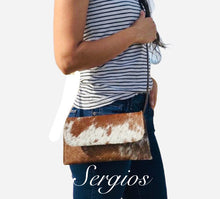 Load image into Gallery viewer, Cowhide Crossbody Envelope.