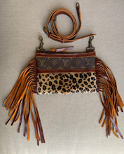 Load image into Gallery viewer, Crossbody/Hipster with frindge