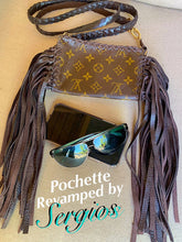 Load image into Gallery viewer, Louis Vuitton Vintage Pochette