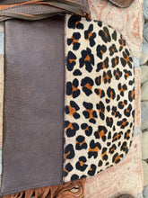 Load image into Gallery viewer, Sergios Unique Crossbody Cheetah