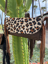 Load image into Gallery viewer, Sergios Unique Crossbody Cheetah