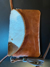 Load image into Gallery viewer, Sergios Crossbody Cowhide