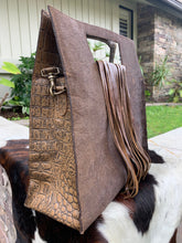Load image into Gallery viewer, London Cowhide handbag