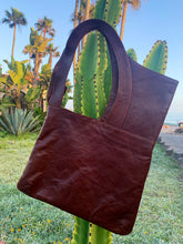 Load image into Gallery viewer, The Tiffany Cheetah shoulder bag