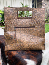 Load image into Gallery viewer, London Cowhide handbag