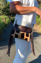 Load image into Gallery viewer, Cowhide Jirafa print crossbody/hipster