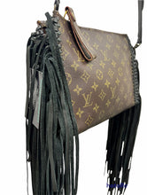 Load image into Gallery viewer, Authentic Louis Vuitton sports pochette