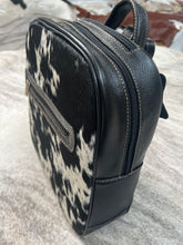Load image into Gallery viewer, Cowhide backpack