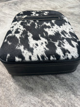 Load image into Gallery viewer, Cowhide backpack