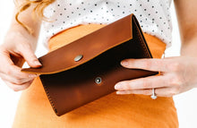 Load image into Gallery viewer, Sergios shoulder bag with cheetah Hyde with Fringes