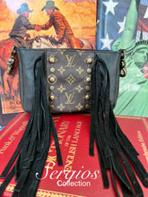Load image into Gallery viewer, LV Curved Crossbody Hipster