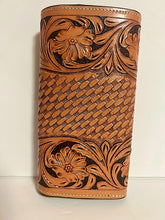 Load image into Gallery viewer, Wallet hand tooled