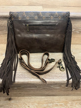 Load image into Gallery viewer, Envelope Crossbody Leopard Hide