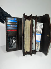Load image into Gallery viewer, Wallet hand tooled