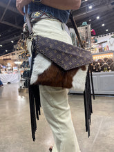 Load image into Gallery viewer, Giselle gorgeous Envelope style Crossbody Brown/White Hide
