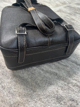 Load image into Gallery viewer, Cowhide backpack
