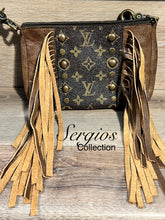 Load image into Gallery viewer, LV Curved Crossbody Hipster