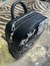 Load image into Gallery viewer, Cowhide Backpack