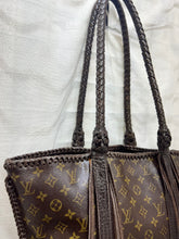 Load image into Gallery viewer, Louis Vuitton Sac shopping tote bag
