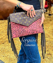 Load image into Gallery viewer, Envelope Rustic Embossed Pink