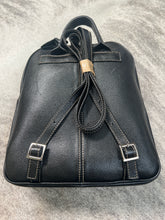 Load image into Gallery viewer, Cowhide backpack