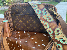Load image into Gallery viewer, Embossed Leather purse straps